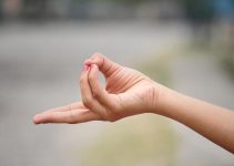 Prana Mudra: How to Do, Benefits, Side Effects & Precautions