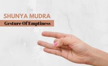 shunya mudra finger arrangement