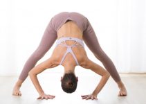 8 Yoga Poses for Tight IT Band