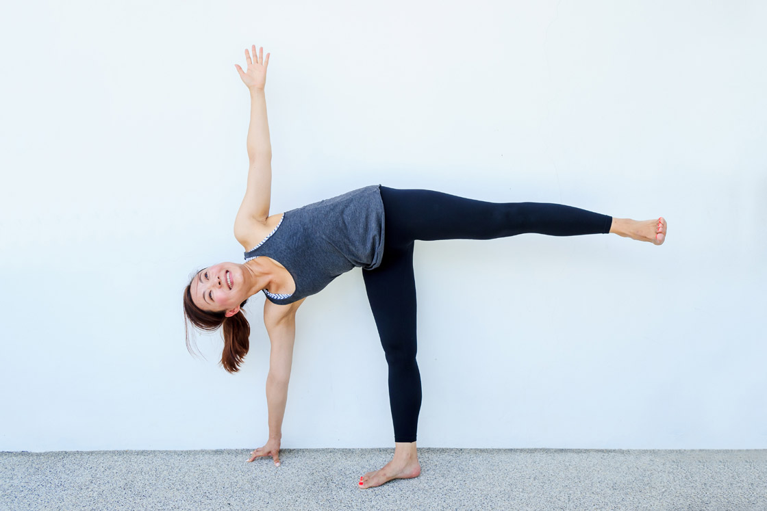 Half Moon Pose (Ardha Chandrasana) How to Do & Benefits Fitsri