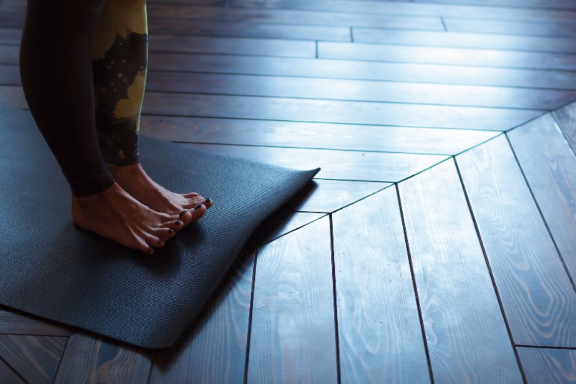 pada bandha - foot lock