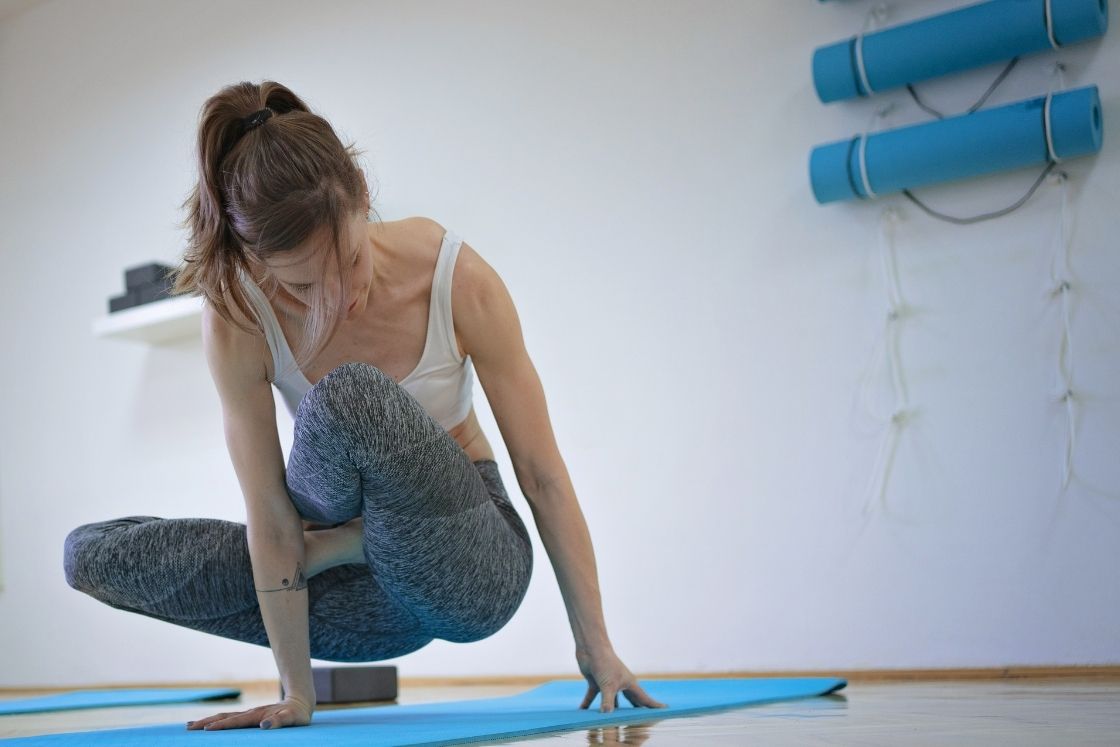 tolasana