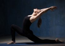 Anjaneyasana (Low-Lunge Pose): Steps, Variations & Benefits