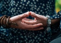 Dhyana Mudra (Gesture of Meditation): Steps and Benefits