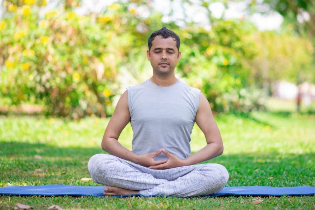 Does your Yoga routine include the Ardha Matsyendrāsana? Also known as  'Half Lord of the Fishes Pose', performing the seated twist offers… |  Instagram