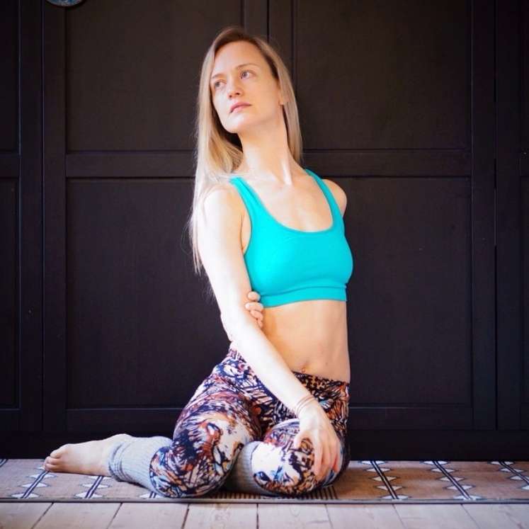Bharadvajasana 1