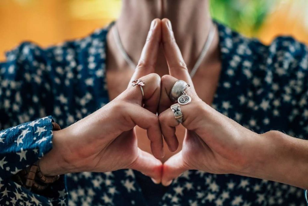 Kalesvara Mudra