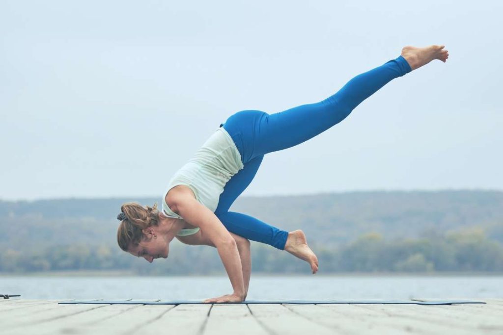 eka pada bakasana