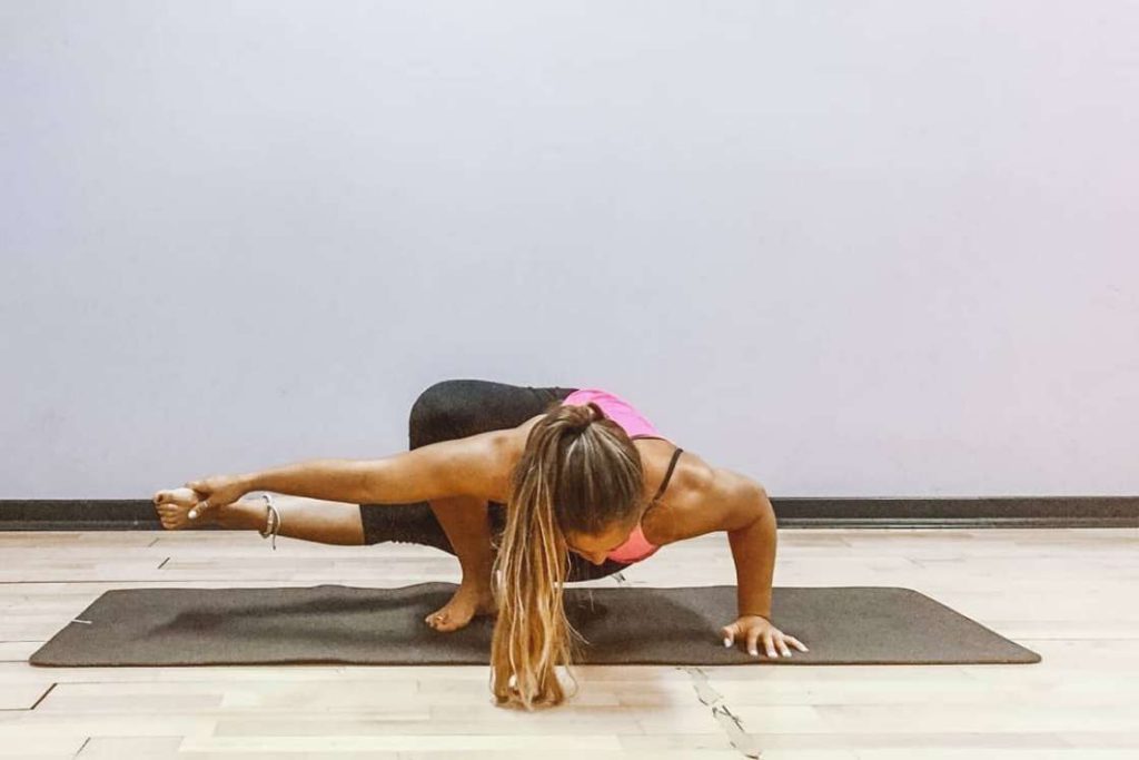 baby grasshopper pose (Bala Parsva Bhuja Dandasana)