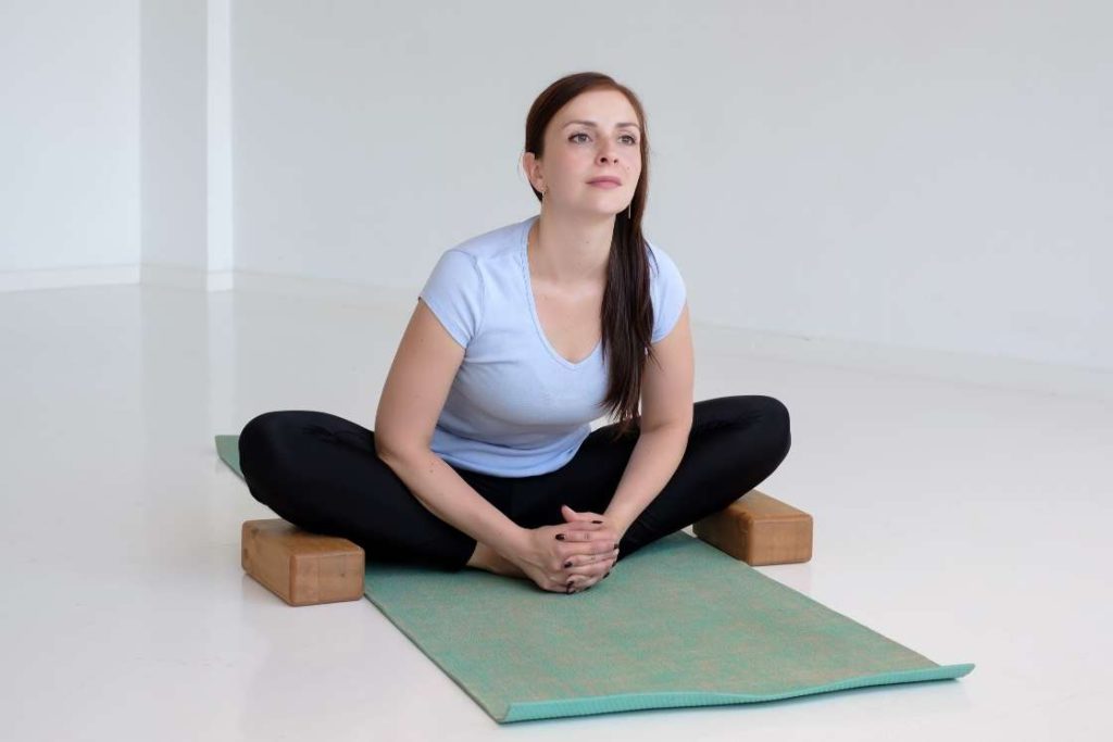 Vajrasana Benefits & Yoga Pose Tutorial - Adventure Yoga Online