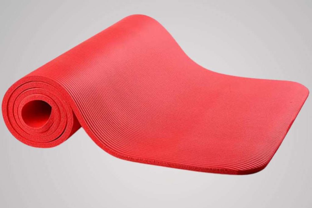 thick yoga mat, 10mm thickness. Image: Amazon