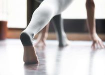 Yoga for Plantar Fasciitis: 10 Best Heel Pain-Relieving Yoga Poses