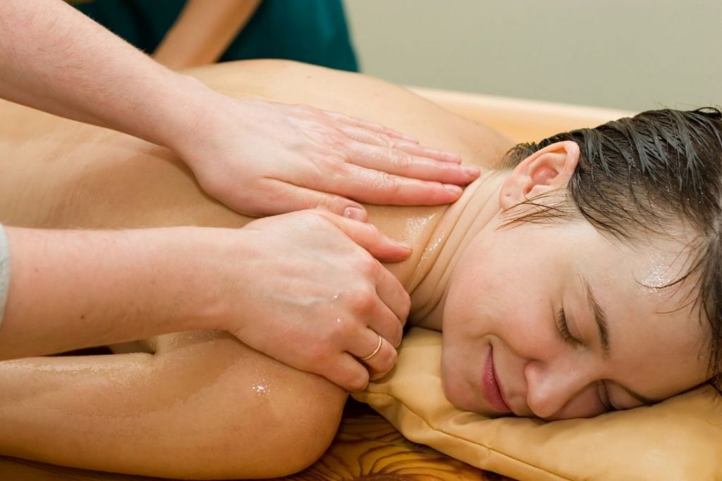 Abhyanga-massage