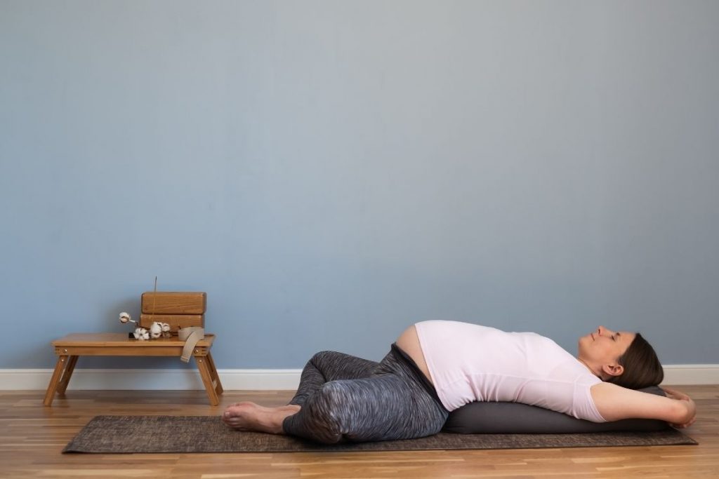 Reclining Butterfly Pose (Supta Baddhakonasana): Steps and Benefits ...