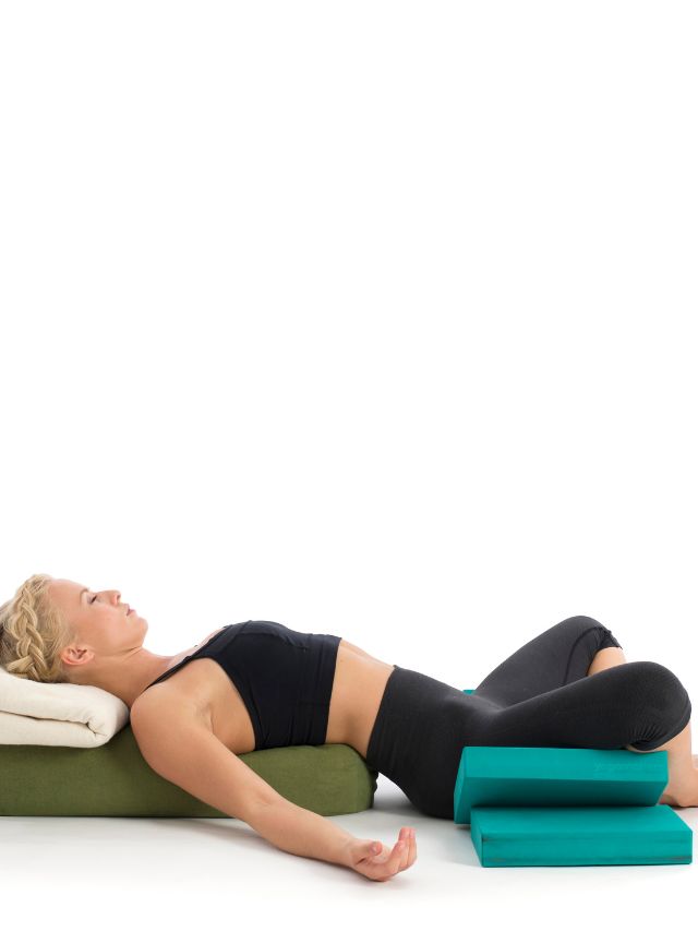 Aggregate 155+ restorative yoga poses for back latest vova.edu.vn